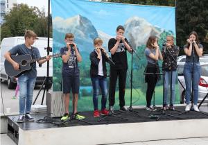 Tudi mladi so zaigrali na ustno harmoniko
